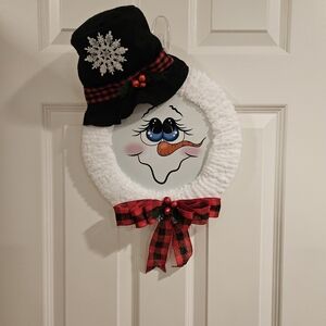 Snowman yarn wreath
